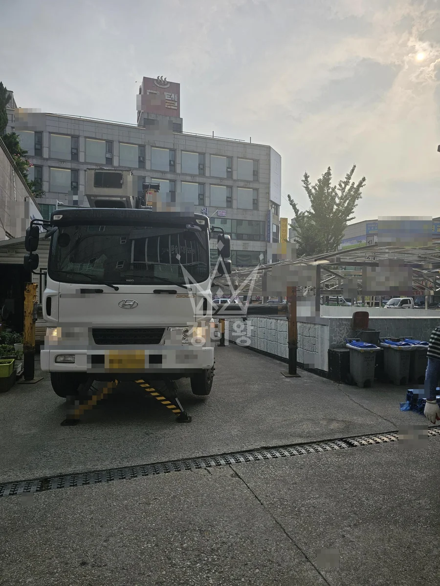 전남 신안군 증도면 증동리 크레인 판넬 작업 현장