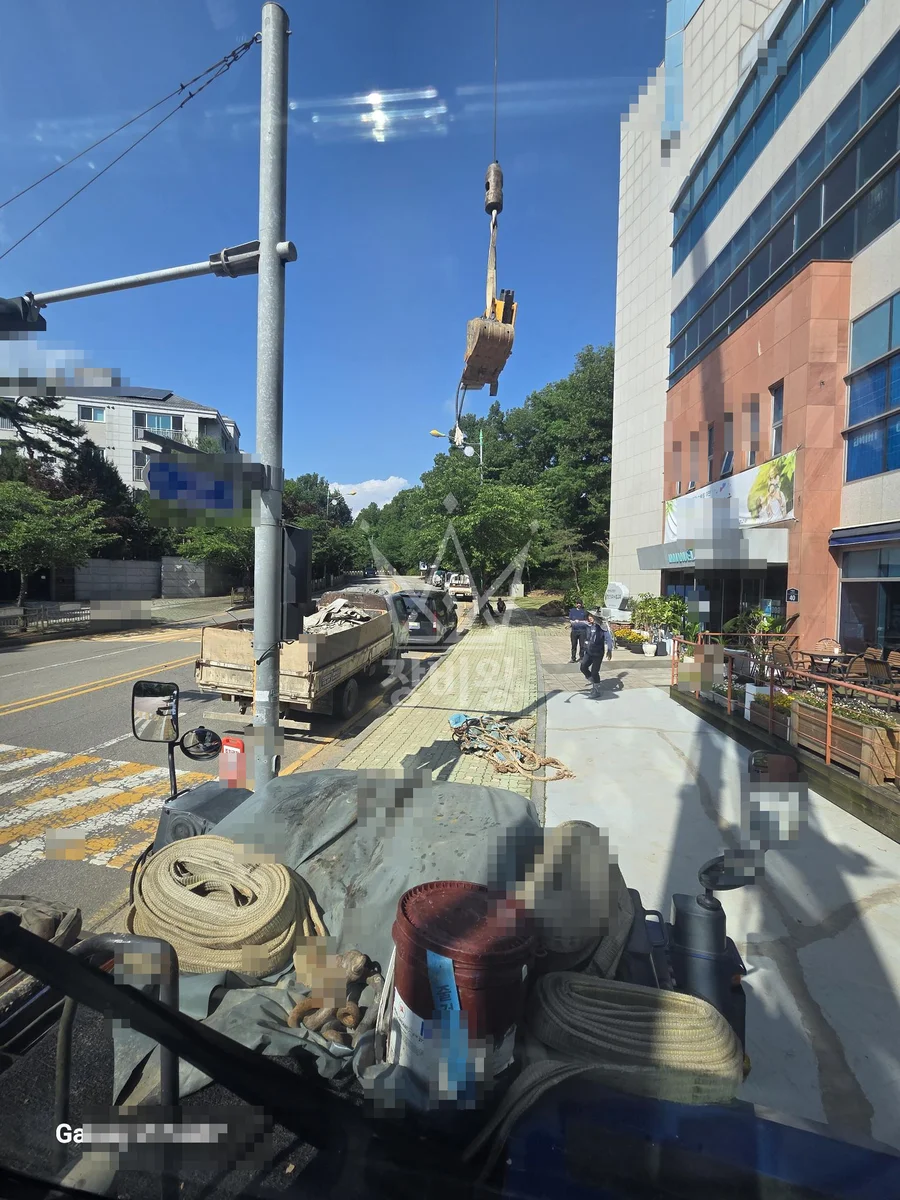 전남 순천시 해룡면 상내리 크레인 자재 양중 작업 현장