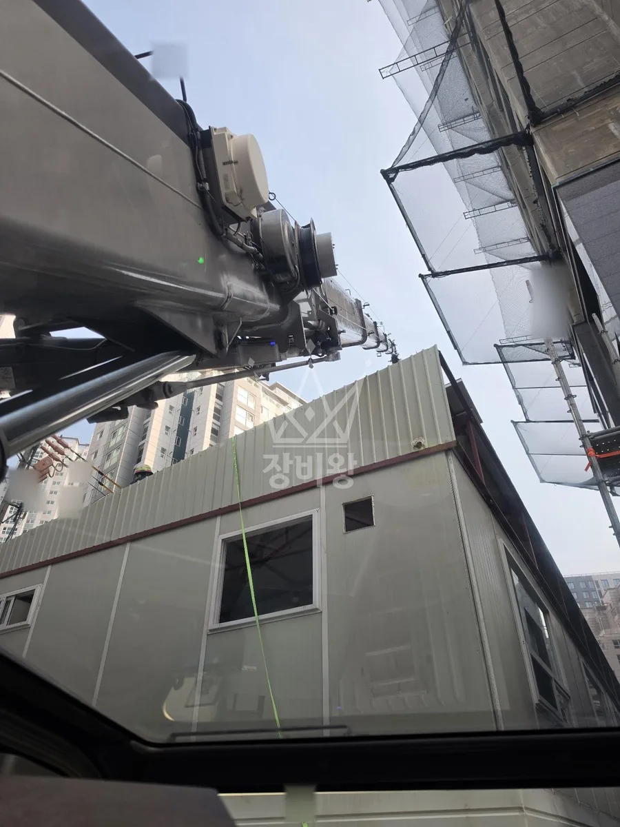 서울 종로구 숭인동 크레인 자재 양중 작업 현장