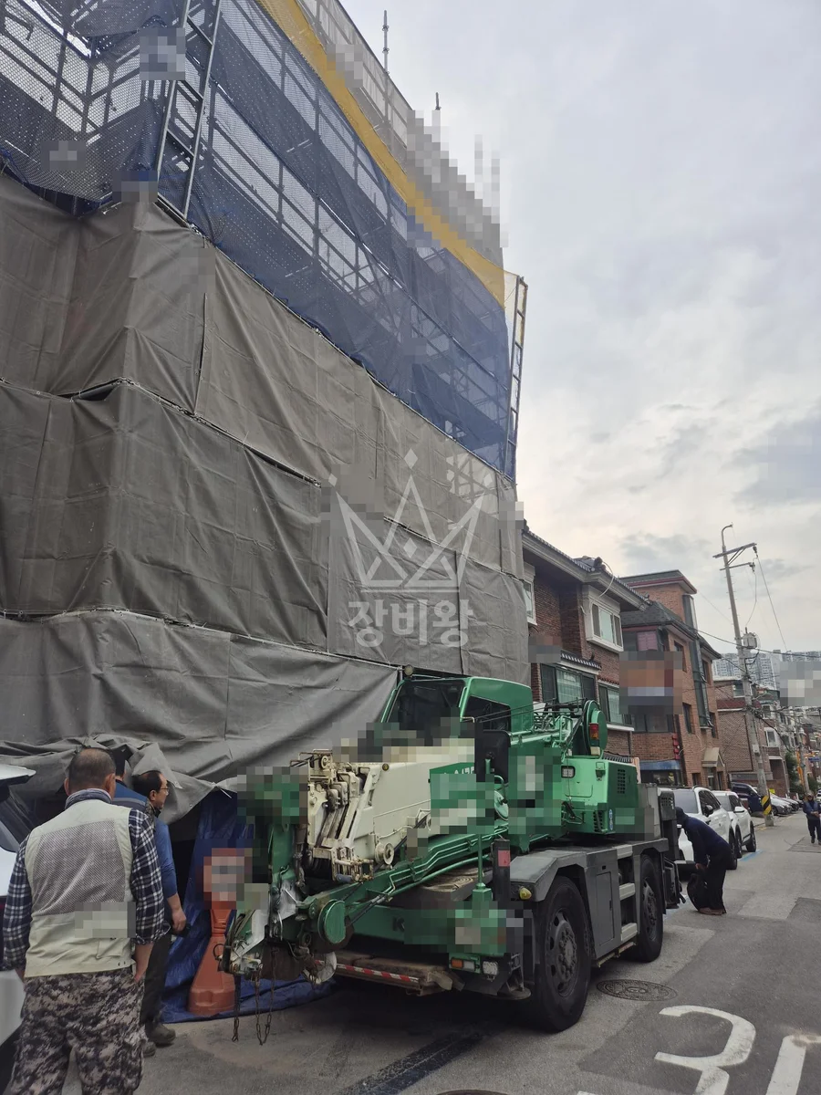 서울 성북구 삼선동2가 크레인 자재 양중 작업 현장