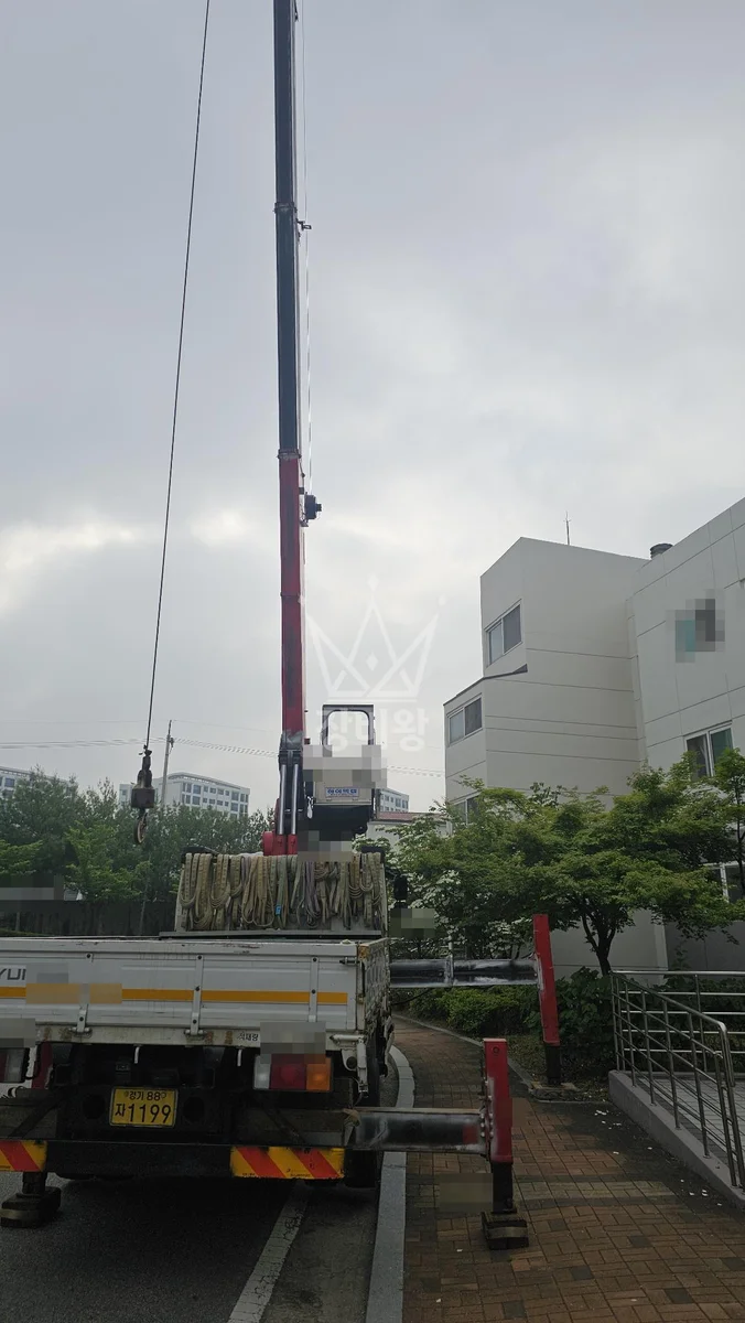 광주 광산구 삼거동 크레인 자재 양중 작업 현장