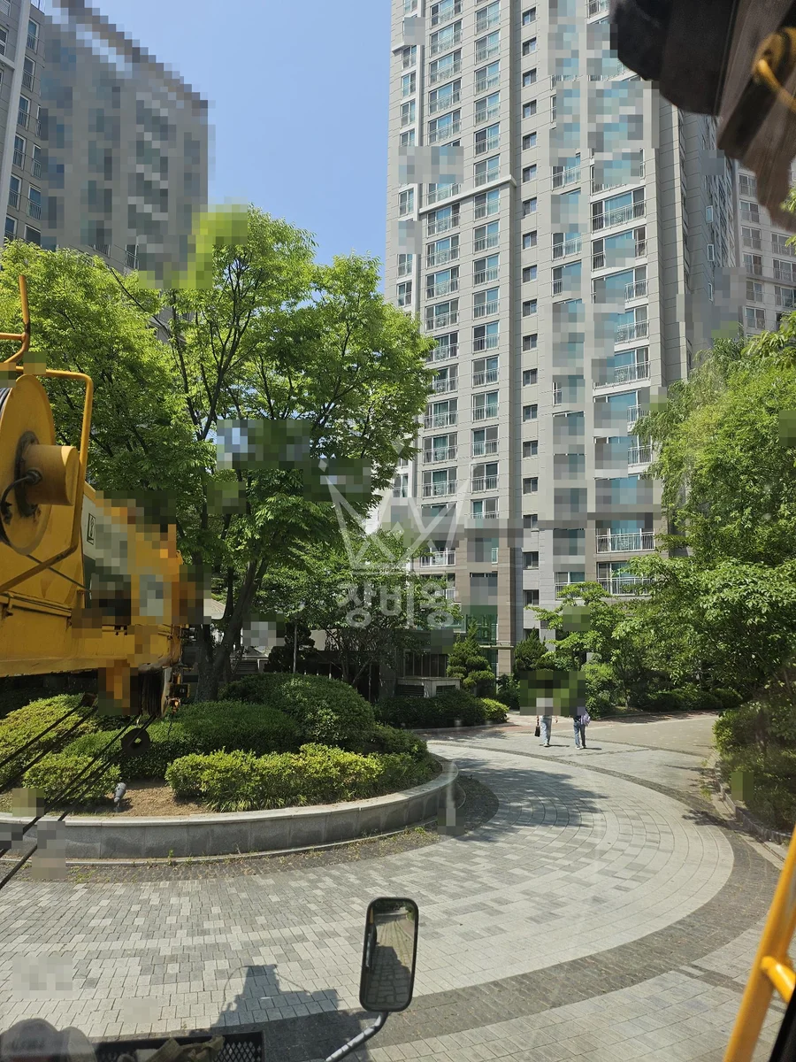 전남 여수시 월하동 크레인 중량물 인양 작업 현장