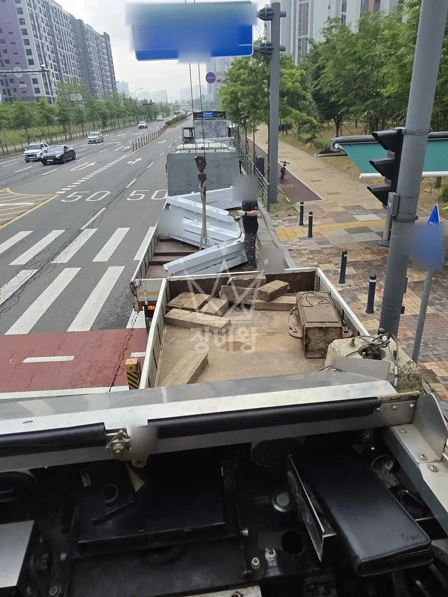 제주 제주시 회천동 크레인 컨테이너 이동 작업 현장