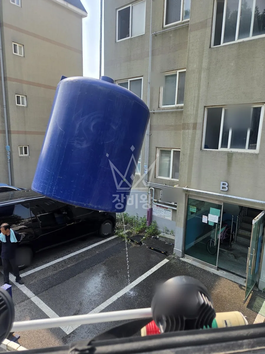 전남 여수시 월하동 크레인 에어컨 실외기 작업 현장