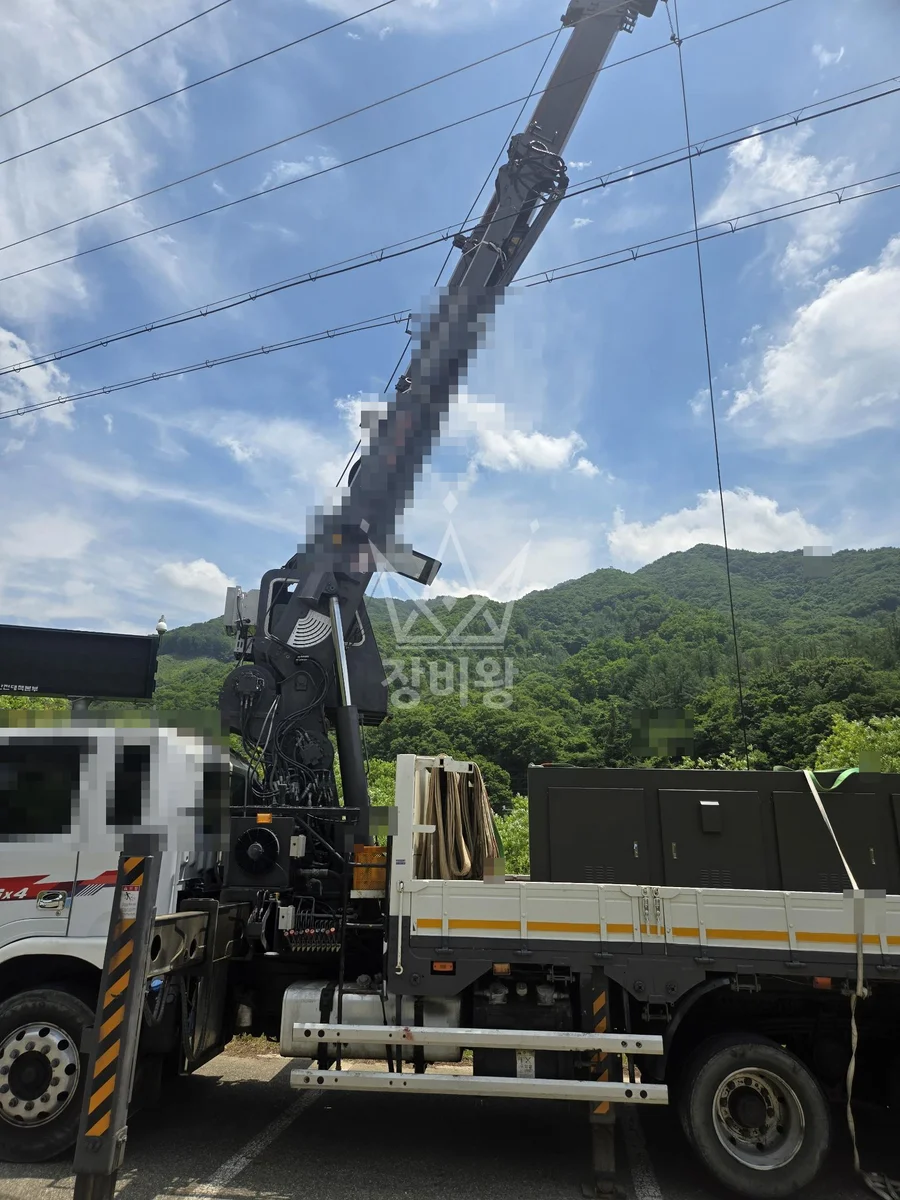 전북 군산시 영동 크레인 컨테이너 이동 작업 현장