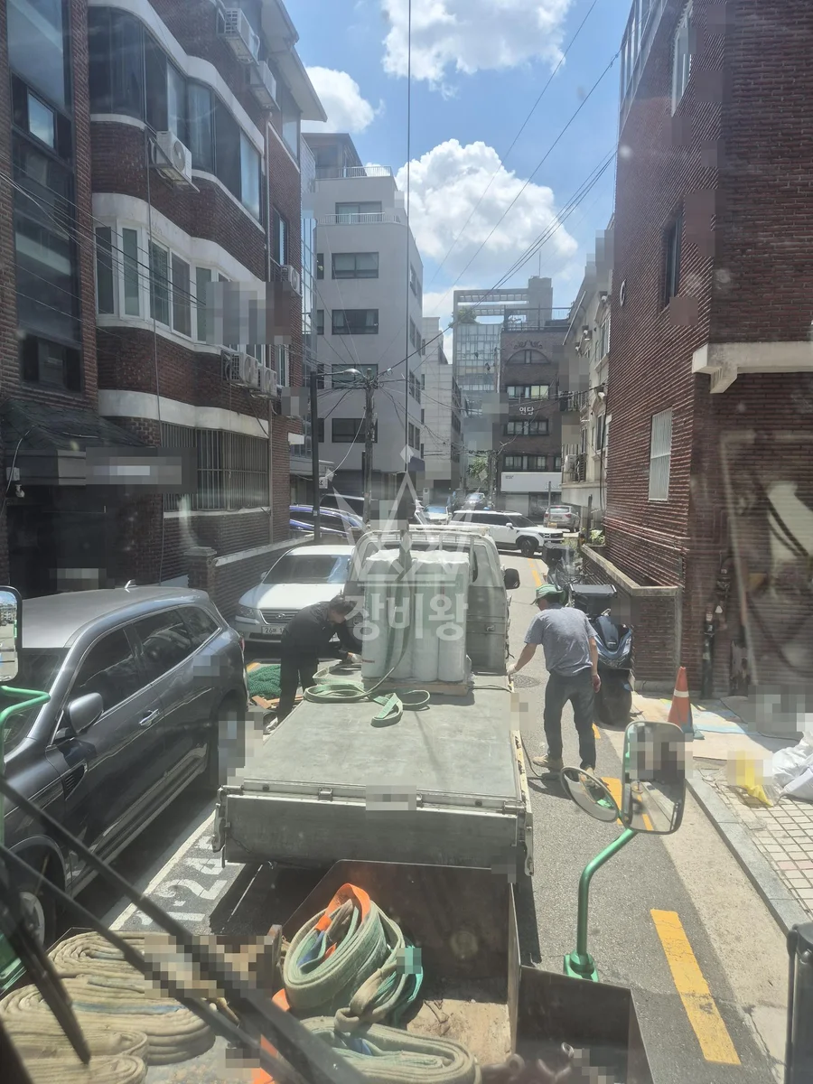 서울 양천구 목동 크레인 자재 양중 작업 현장