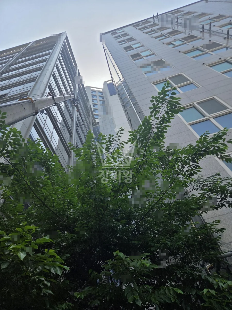 서울 용산구 산천동 크레인 컨테이너 이동 작업 현장