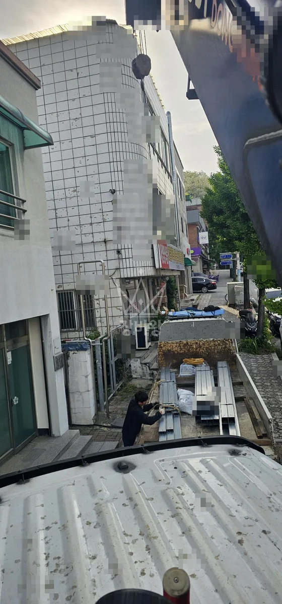 강원 삼척시 오사동 크레인 컨테이너 이동 작업 현장