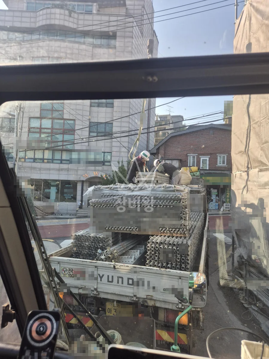 서울 성북구 삼선동2가 크레인 빔 작업 현장