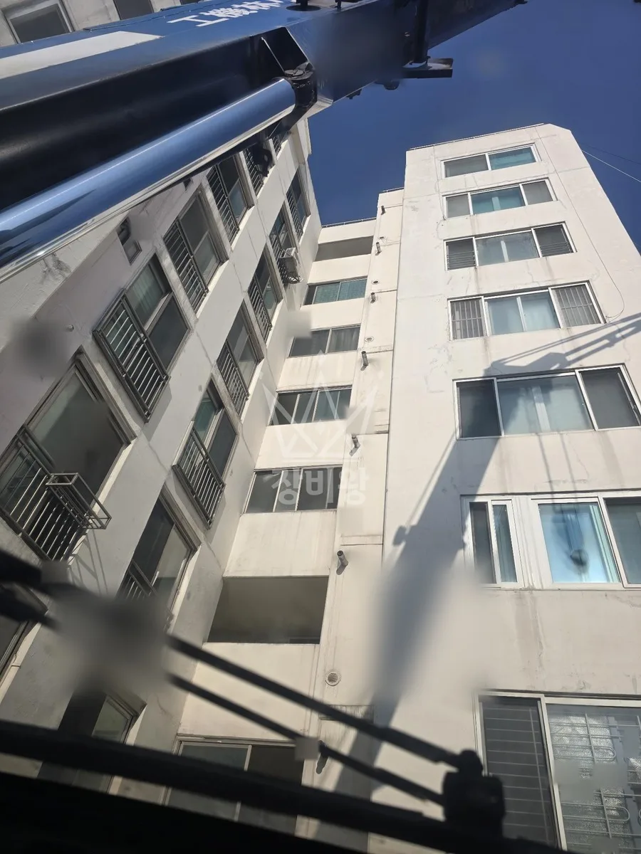 서울 크레인 컨테이너 이동 작업 현장