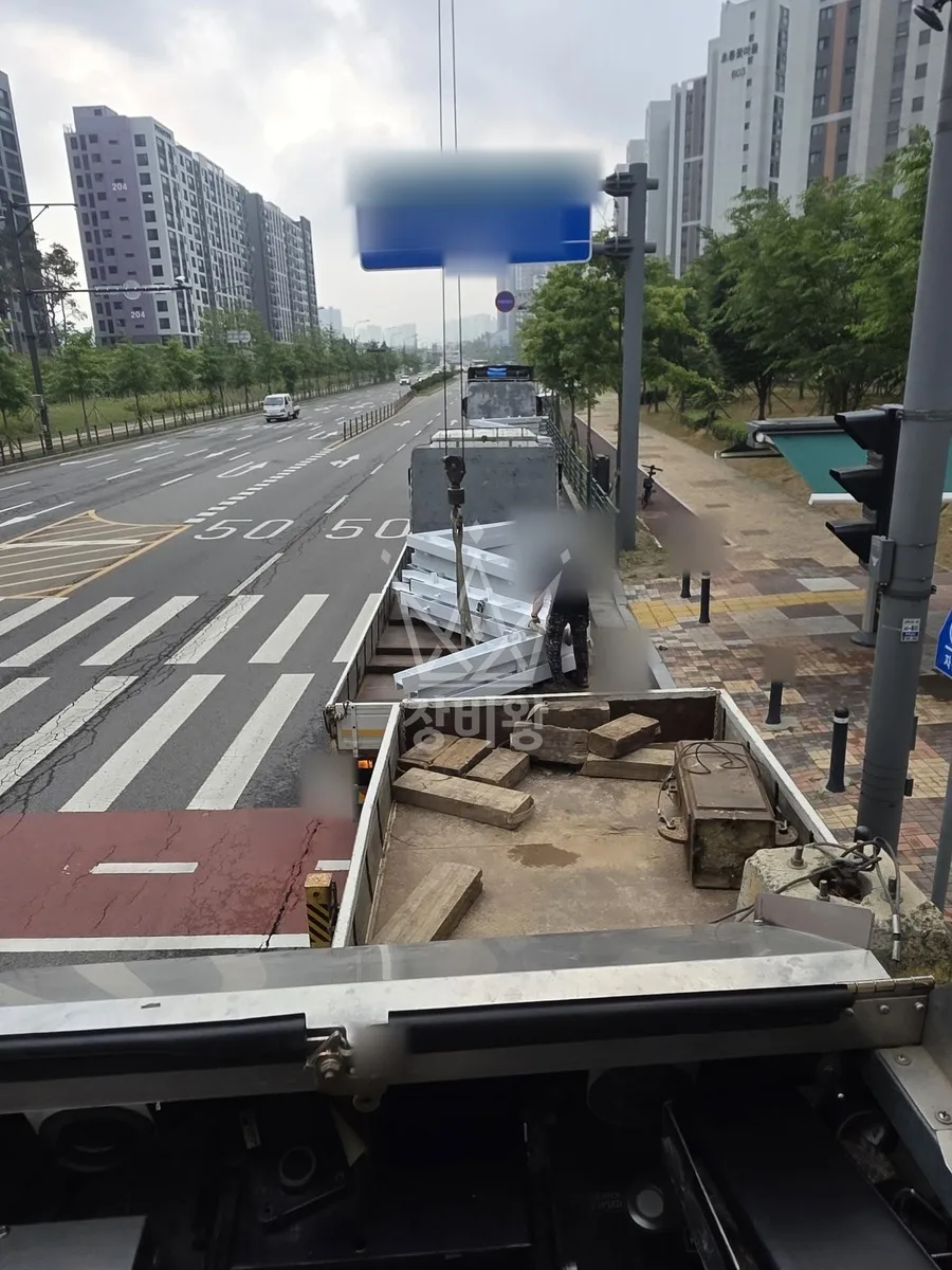 경기 파주시 장단면 크레인 태양광 작업 현장