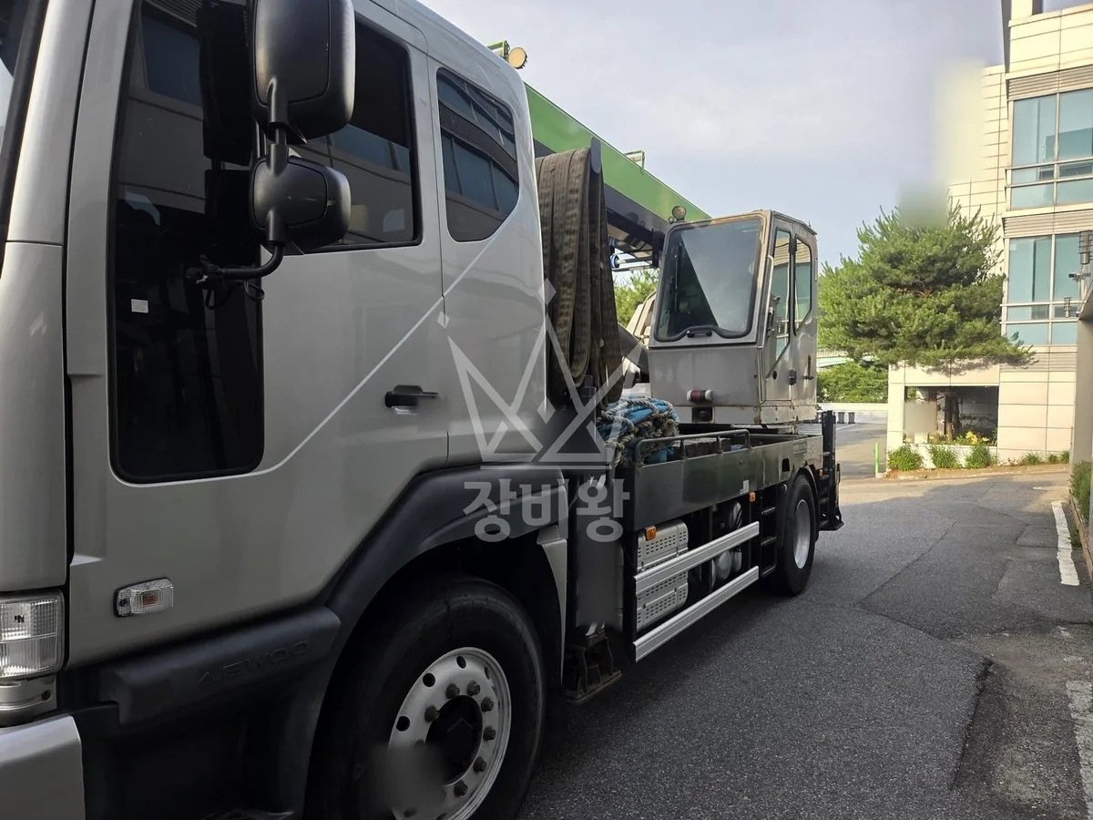 전남 장성군 남면 삼태리 크레인 컨테이너 이동 작업 현장