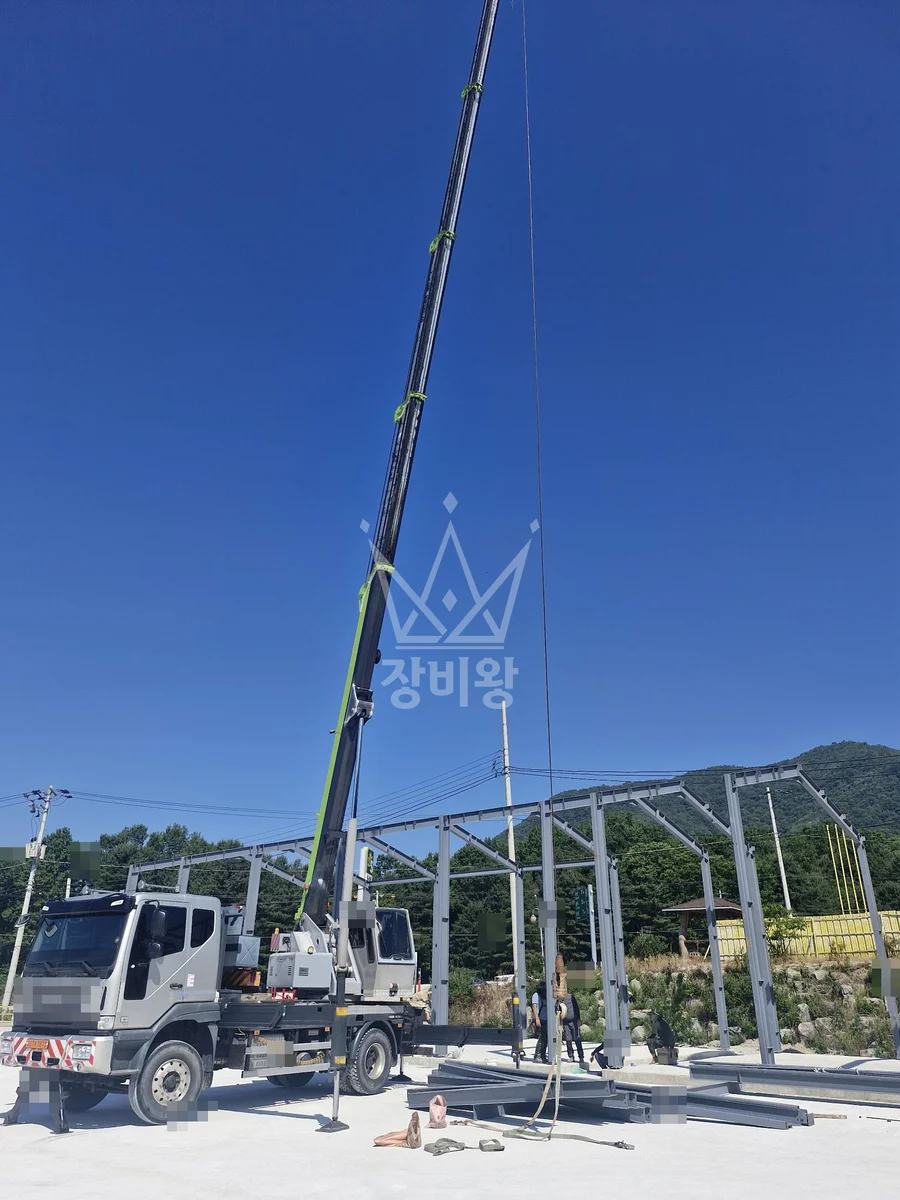 전남 목포시 유달동 크레인 컨테이너 이동 작업 현장
