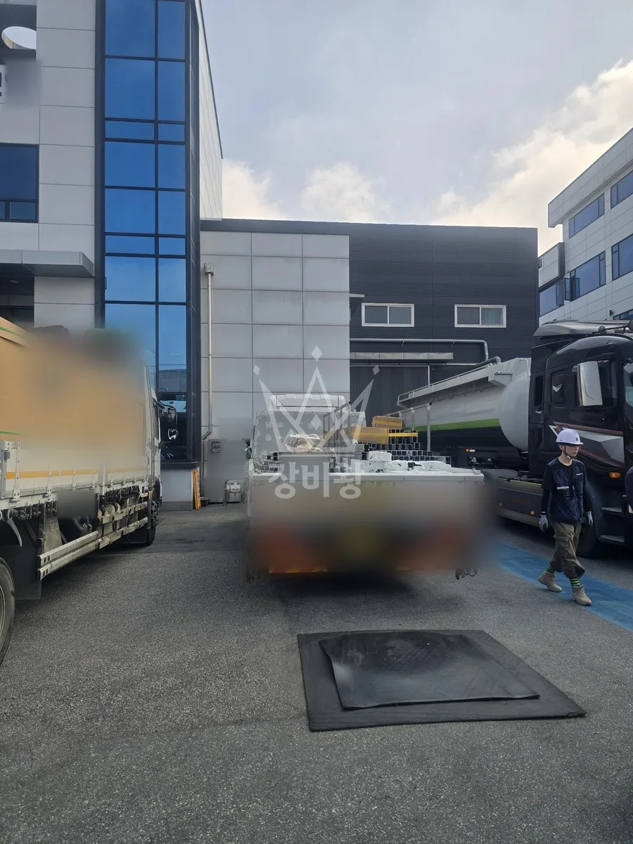 전남 나주시 삼영동 크레인 컨테이너 이동 작업 현장