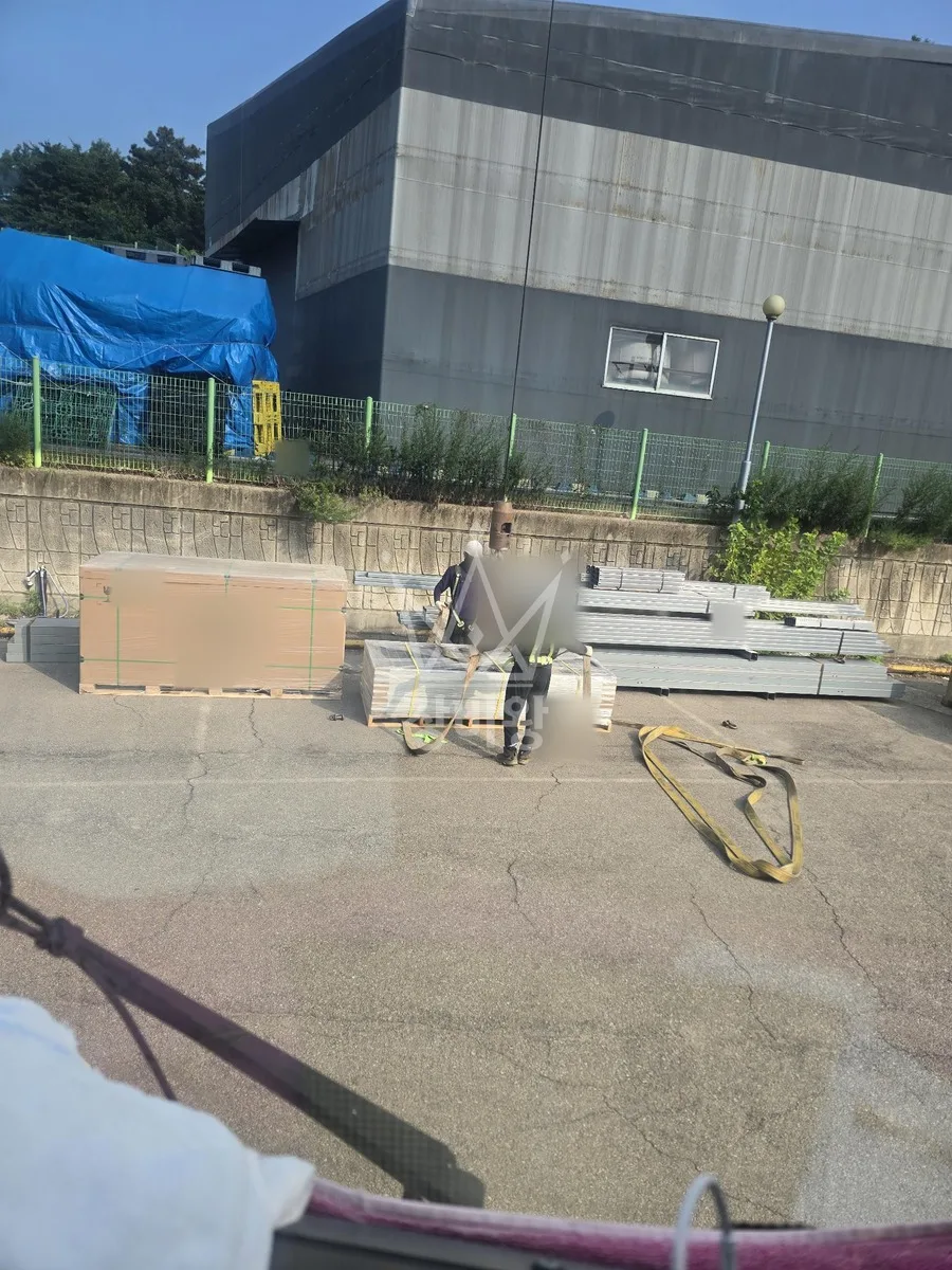경기 구리시 크레인 태양광 작업 현장