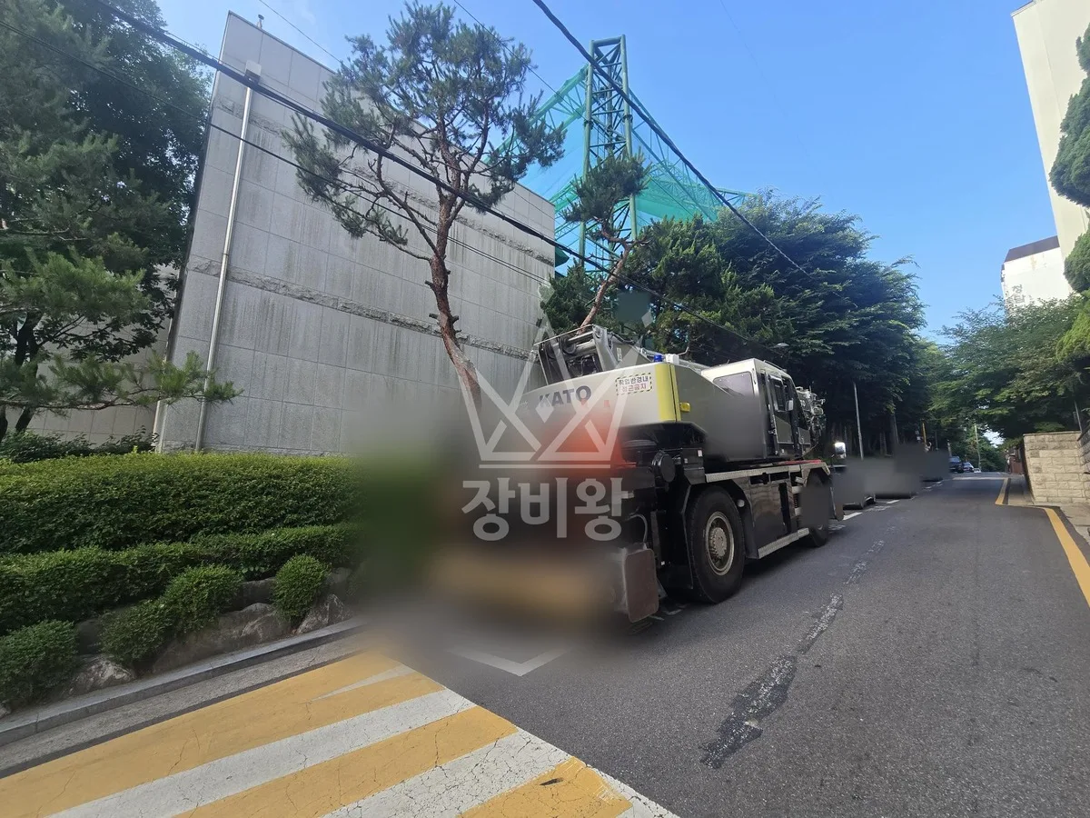 서울 중구 수표동 크레인 중량물 인양 작업 현장